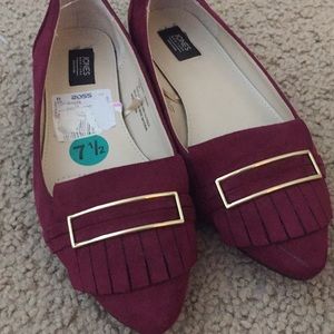 Maroon flats